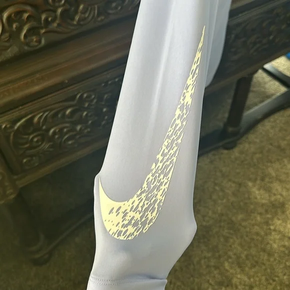 Nike leggings, brand, new, medium size purple - Picture 3 of 4